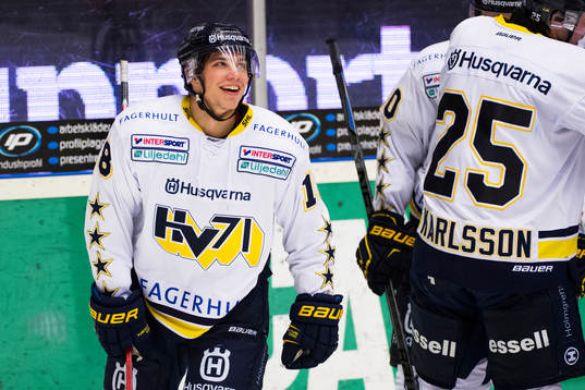 HV71s Kevin Fiala jublar