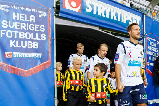 Spelarna på väg in