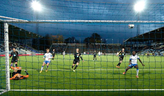 Avgörande mål 2-0 av Norrköpings Emir Kujovic förbi