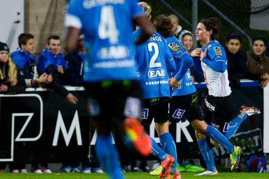 Halmstads Marcus Antonsson (th) jublar