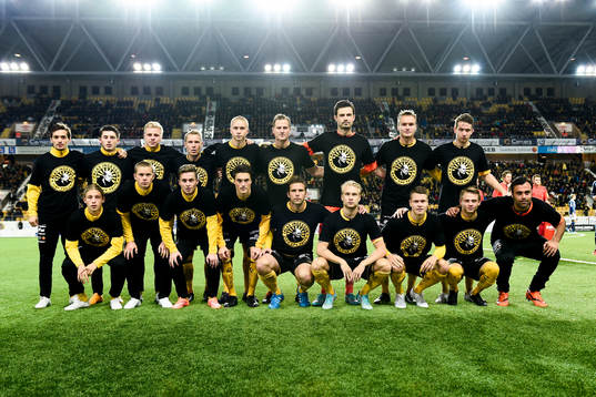 Elfsborgs spelare hedrar manager Klas Ingesson