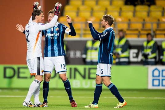 Djurgårdens målvakt Kenneth Høie, Emil Bergström och