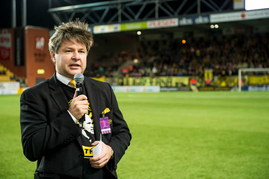 Elfsborgs ordförande Bo Johansson håller hyllningstal