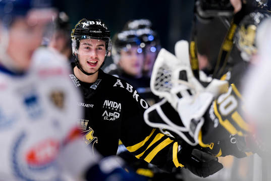 Bläddra bland fler bilder av Ishockey, Hockeyallsvenskan, AIK - Oskarshamn