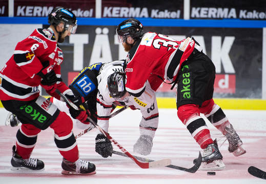 Asplövens Joachim Nermark tacklas illa av Malmö Redhawks