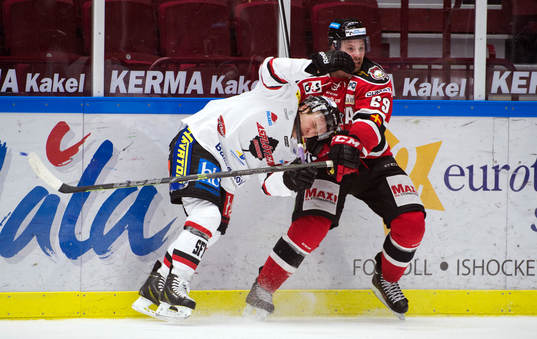 Asplövens Luke Salazar och Malmö Redhawks Stefan Warg