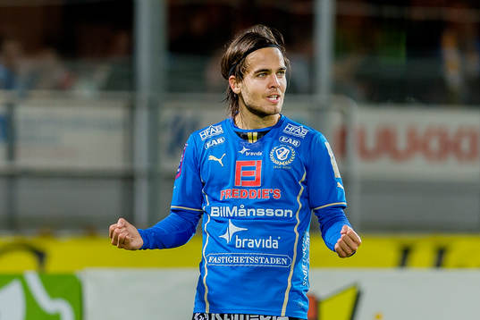 Halmstads Kristinn Steindorsson gör 3-0 och jublar