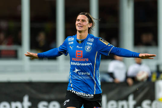 Halmstads Marcus Antonsson gör 4-0 och jublar