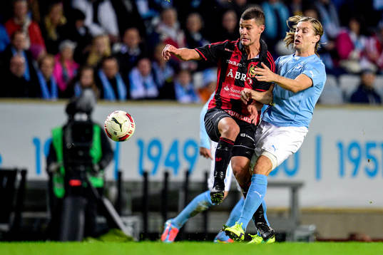 Brommapojkarnas Mauricio Albornoz och Malmö FFs Markus