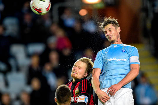 Malmö FFs Markus Rosenberg och Brommapojkarnas Jacob Une