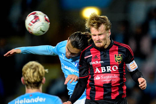 Brommapojkarnas Jacob Une Larsson och Malmö FFs Erik