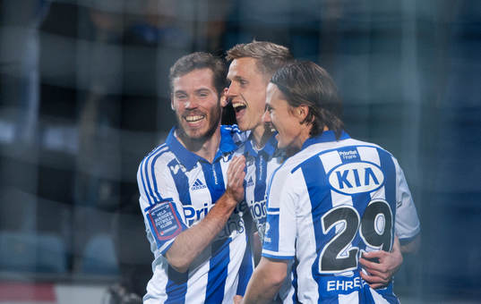 IFK Göteborgs Sören Rieks har gjort 0-3 och jublar i