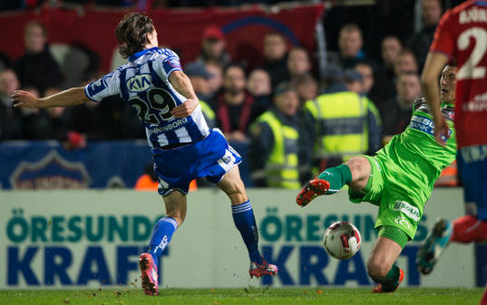 IFK Göteborgs Lasse Vibe gör 0-2 bakom Helsingborgs