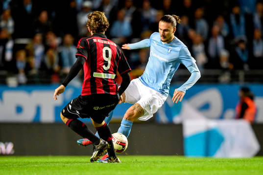Malmö FFs Erik Johansson och Brommapojkarnas Dardan Rexhepi
