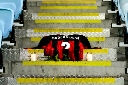 Ett minnesmärke för Brommapojkarnas Pontus Segerström