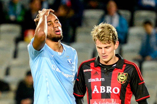 Malmö FFs Isaac Kiese Thelin deppar