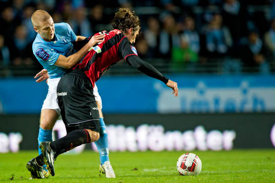 Malmö FFs Anton Tinnerholm och Brommapojkarnas Dardan