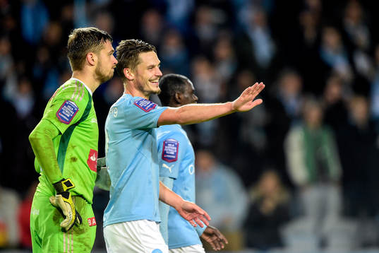Brommapojkarnas målvakt Davor Blazevic deppar och Malmö