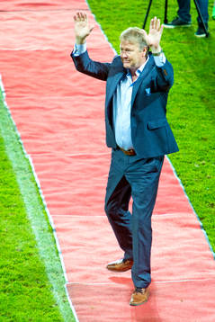Malmö FFs tränare Åge Hareide går ut för att ta emot