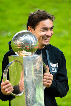 Malmö FFs Ricardo Ferreira Da Silva med pokalen