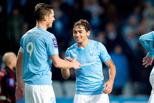 Malmö FFs Markus Rosenberg firas av Ricardo Ferreira Da