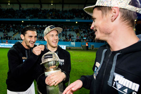Malmö FFs Agon Mehmeti, Magnus Eriksson håller i Lennart