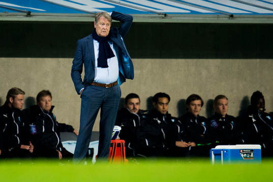 Malmö FFs tränare Åge Hareide kliar sig i bakhuvudet