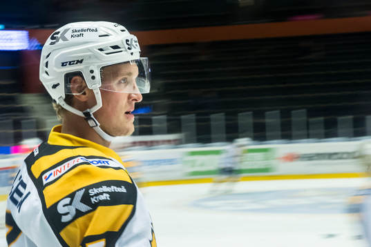 Skellefteås Mikko Lehtonen på uppvärmningen