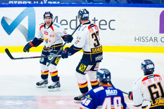 Djurgårdens Steve Saviano jublar
