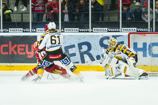 Skellefteås Fredrik Lindgren fäller Modos William