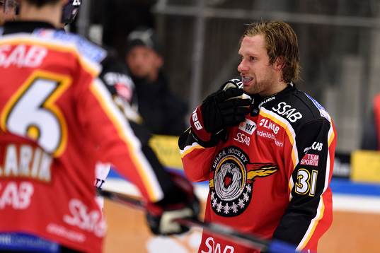 Luleås Jonathan Granström utan hjälm