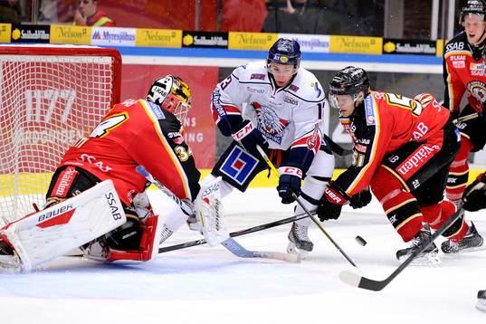 Linköpings Jakub Vrana går mot mål