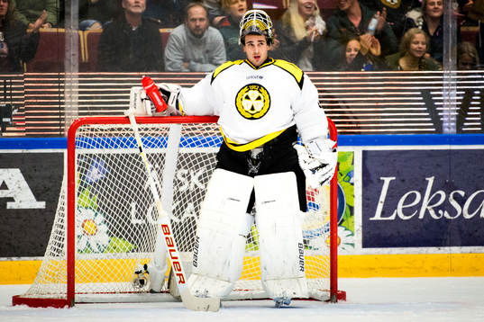 Brynäs målvakt Bernhard Starkbaum deppar