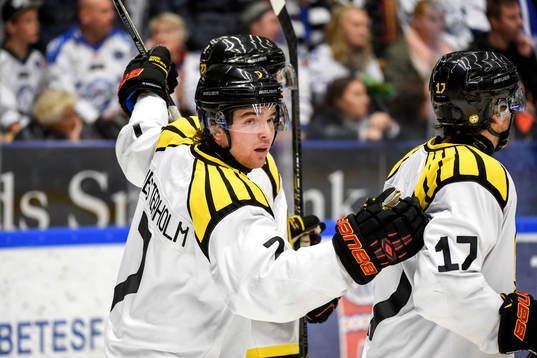 Brynäs Pathrik Westerholm jublar