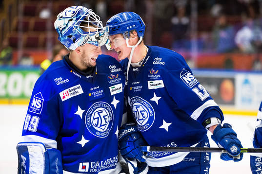 Leksands målvakt Oscar Alsenfelt Fredrik Händemark jublar