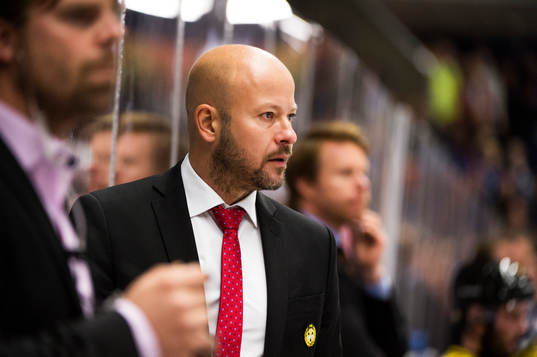 Brynäs huvudtränare Tommy Jonsson  deppar