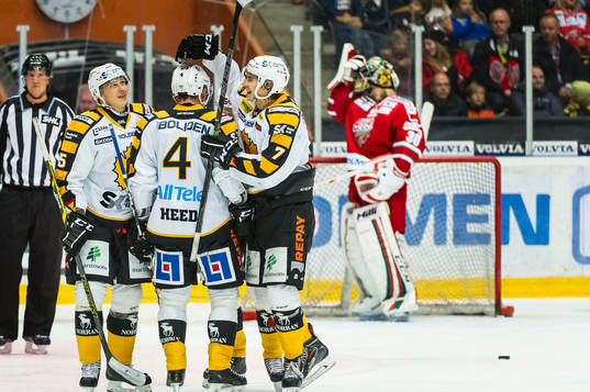 Skellefteås Martin Sevc, Tim Heed, Kirill Kabanov  jublar