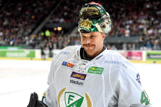 Färjestads målvakt Justin Pogge fick avsluta
