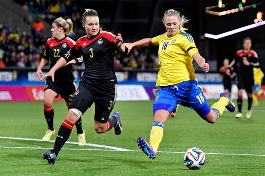 Tysklands Josephine Henning och Sveriges Fridolina Rolfö