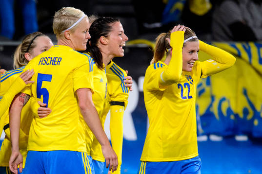 Sveriges Lotta Schelin firar