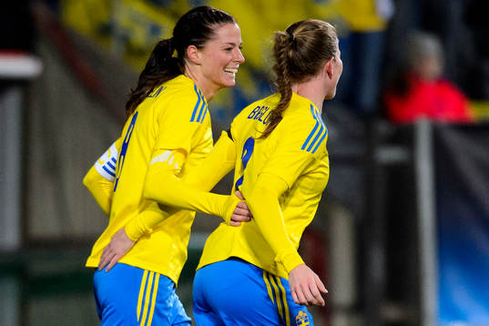 Sveriges Lotta Schelin firar