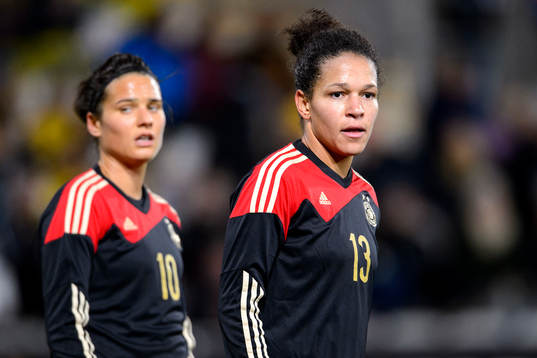 Tysklands Dzsenifer Marozsan och Celia Sasic