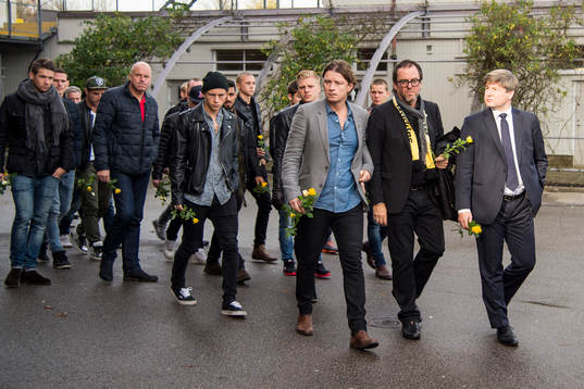 Elfsborgs styrelse, spelare och anställda kommer till