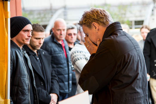 Elfsborgs assisterande tränare Peter Wettergreni tårar