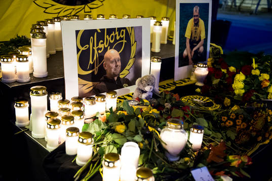 Ljus framför bild på Klas Ingesson
