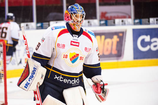 Djurgårdens målvakt Mantas Armalis före ishockeymatchen