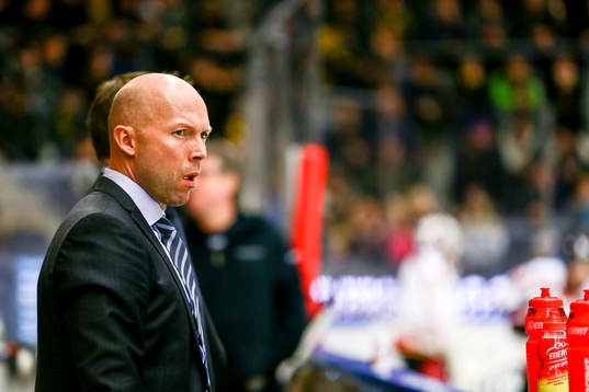 Luleås assisterande Anders Burström