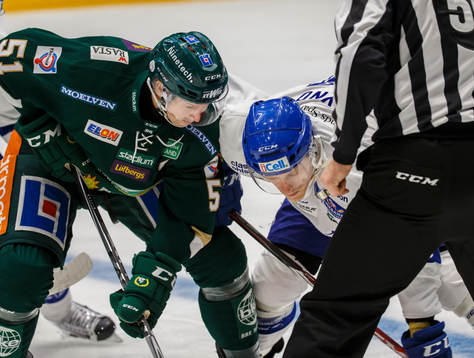Färjestads Rickard Wallin  tekar