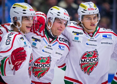 Modos Per-Åge Skröder gör 1-1 och jublar med William