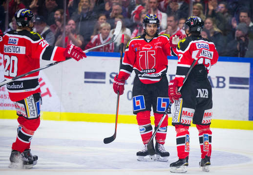 Örebros Martin Johansson gör 2-1 och jublar med Daniel